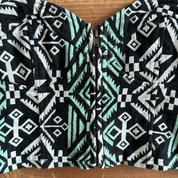 Urban Outfitters- XS Staring at Stars bustier crop top with zippered front - Picture 3 of 7